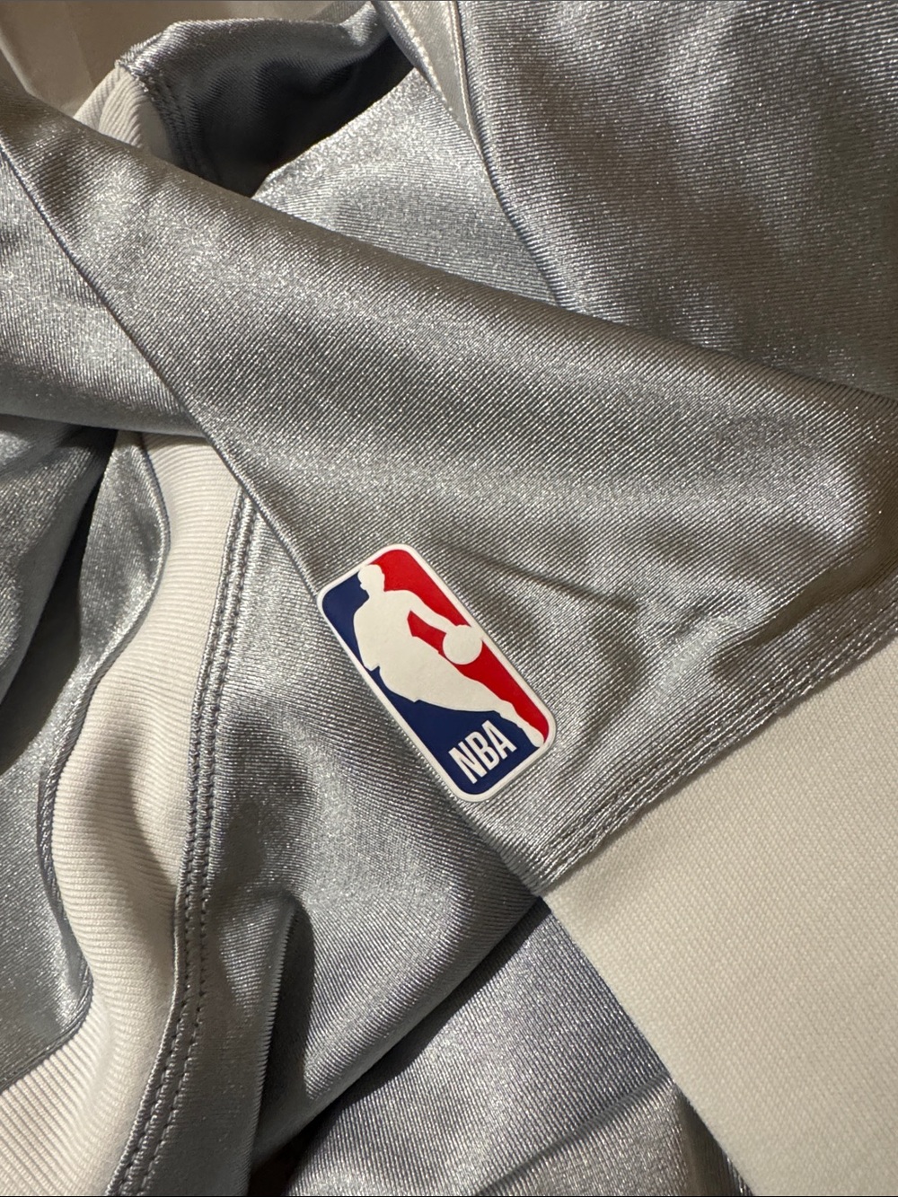 Nike Silver and White 'Brooklyn' Long Sleeve Athletic Top XL - Picture 8 of 8